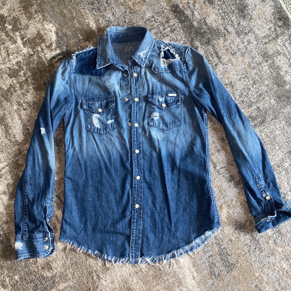 MOTHER denim jacket. 💙🤍